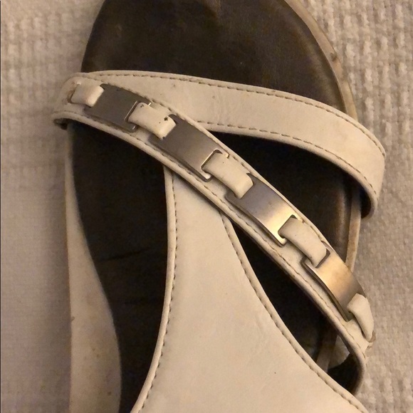 Cute White Leather Sandals By Life Stride Sz 6.5 - Picture 3 of 4